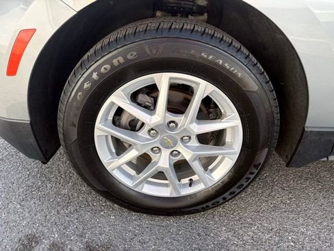 Used 2024 Chevrolet Equinox LT w/ Driver Convenience Package FWD image 13