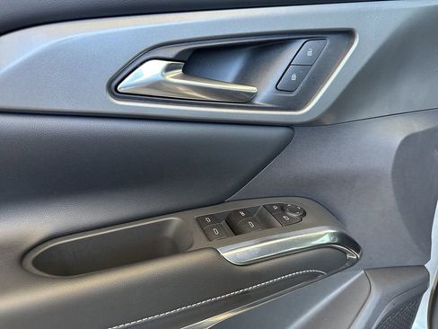 New 2026 Chevrolet Traverse LT image 14