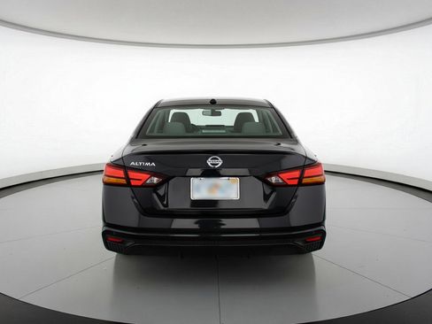 Used 2025 Nissan Altima 2.5 SV FWD image 7
