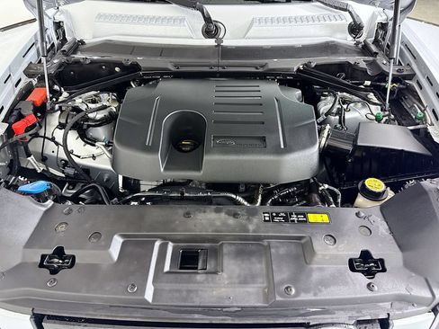 Used 2023 Land Rover Defender 130 X-Dynamic SE AWD/4WD image 30