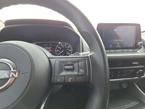 Used 2023 Nissan Rogue S image 12