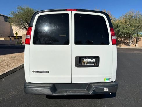Used 2019 Chevrolet Express 3500 LT w/ LT Preferred Equipment Group RWD image 8