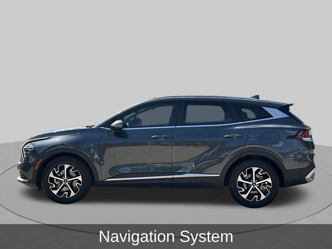Used 2024 Kia Sportage EX FWD image 2