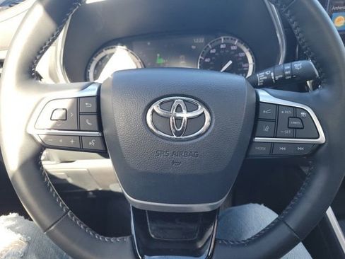 Certified 2022 Toyota Highlander Platinum image 17