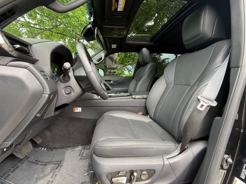 Used 2026 Lexus LX 700h Luxury w/ Appearance Package AWD/4WD image 9