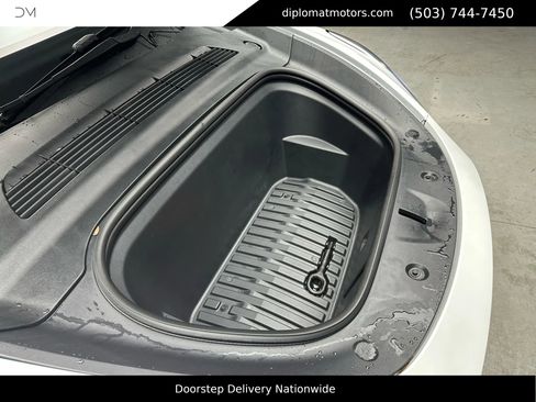 Used 2023 Tesla Model Y Long Range image 42