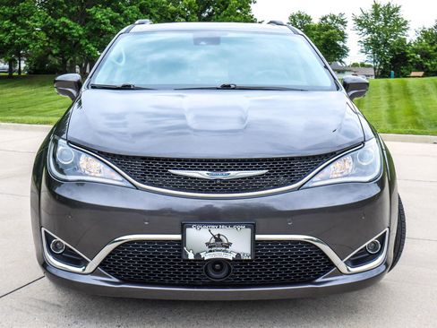 Used 2019 Chrysler Pacifica Touring-L w/ Advanced Safetytec Group FWD image 20