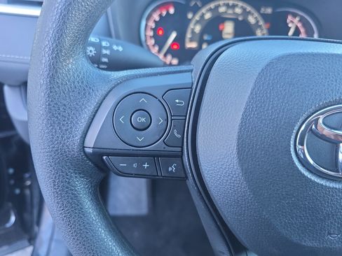 Used 2025 Toyota RAV4 LE image 18