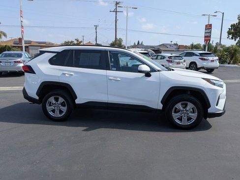 Used 2025 Toyota RAV4 XLE AWD/4WD image 4