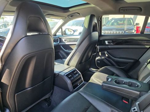 Used 2019 Porsche Panamera 4 image 16