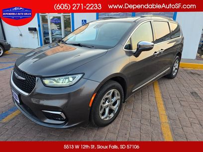 Used 2022 Chrysler Pacifica Limited