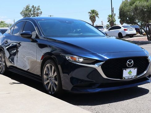 Used 2019 MAZDA MAZDA3 Sedan FWD image 14