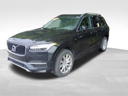 Used 2018 Volvo XC90 T6 Momentum w/ Convenience Package AWD/4WD image 1
