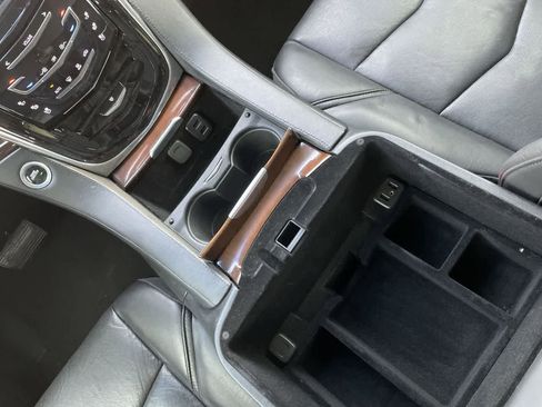 Used 2018 Cadillac Escalade ESV Luxury image 29