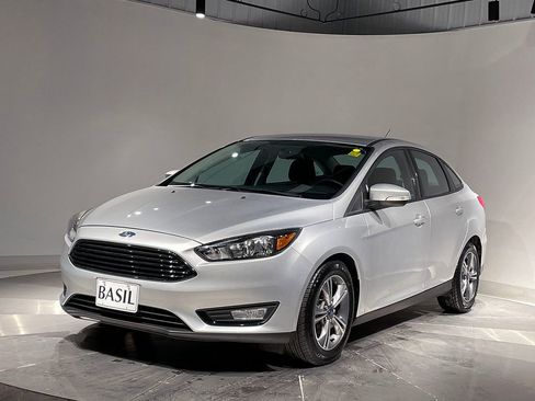 Used 2017 Ford Focus SE image 8