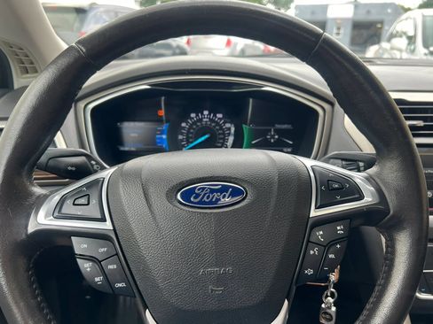 Used 2016 Ford Fusion SE w/ Equipment Group 202A FWD image 16