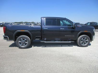 New 2026 GMC Sierra 2500 SLT w/ SLT Premium Package