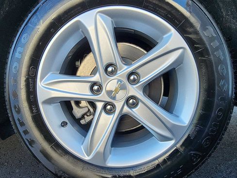 Used 2025 Chevrolet Malibu LS image 9