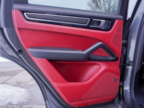 Used 2021 Porsche Cayenne GTS image 37