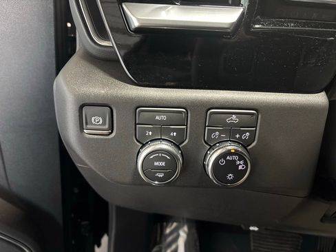 New 2026 GMC Sierra 1500 SLE w/ Preferred Package image 14