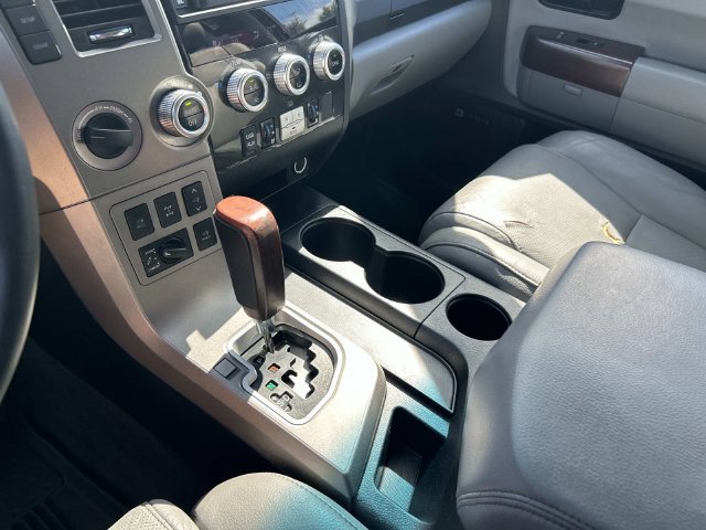 Used 2015 Toyota Sequoia Platinum AWD/4WD image 35