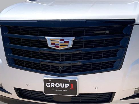 Used 2019 Cadillac Escalade Premium Luxury AWD/4WD image 30