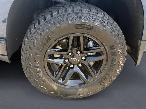 Used 2019 Chevrolet Silverado 1500 LT Trail Boss AWD/4WD image 9