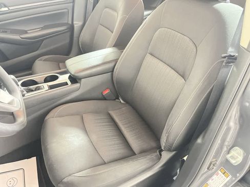 Used 2024 Nissan Altima 2.5 SV image 15