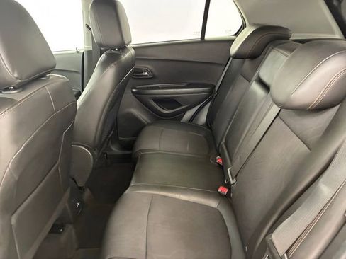 Certified 2022 Chevrolet Trax LT w/ Driver Confidence Package AWD/4WD image 18