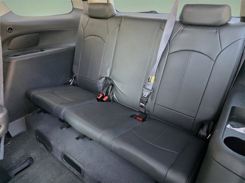 Used 2012 GMC Acadia SLT image 16