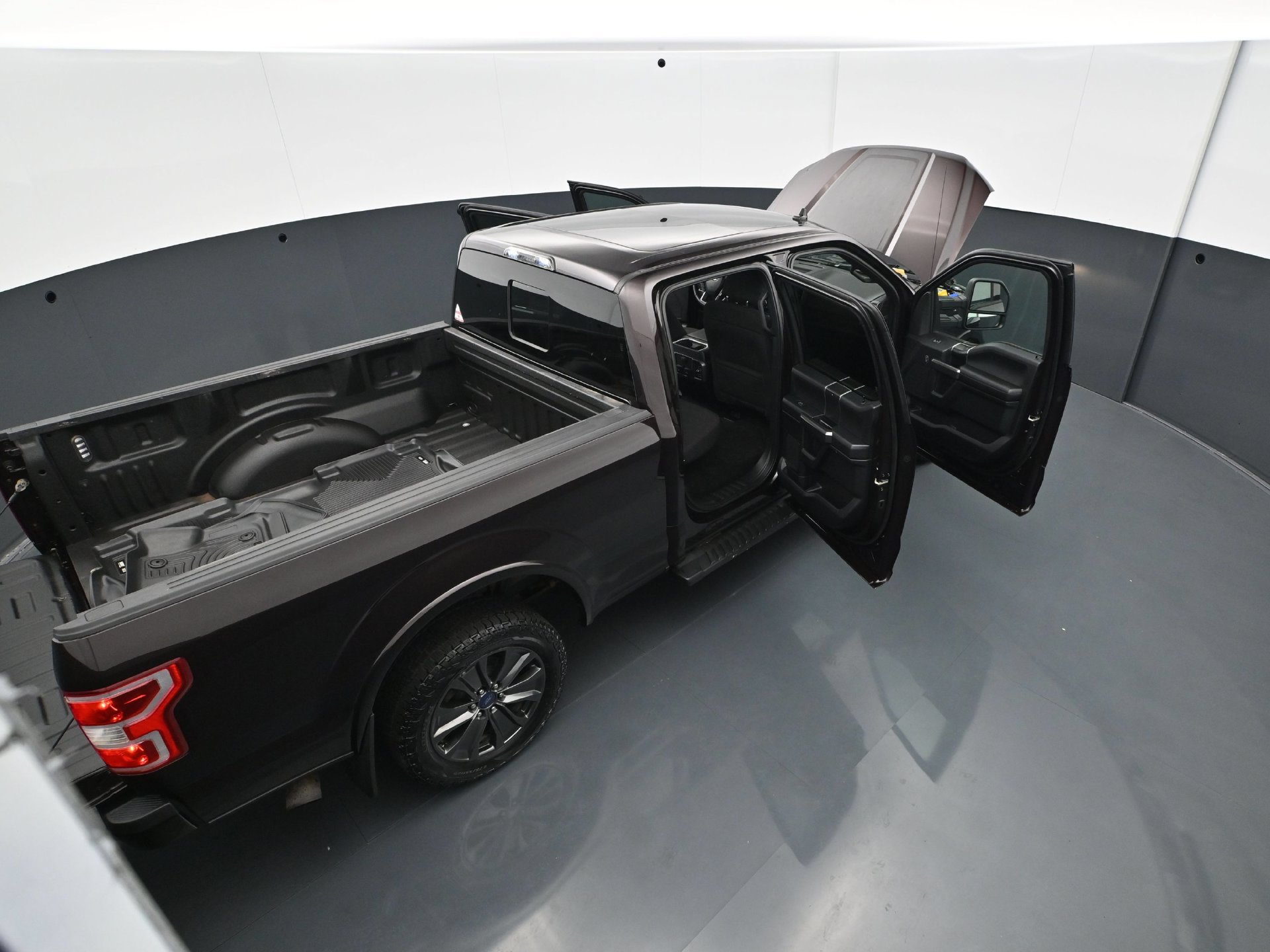 Used 2018 Ford F150 XLT w/ Equipment Group 302A Luxury AWD/4WD image 42