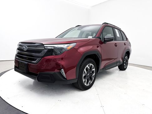 Used 2025 Subaru Forester Premium image 12