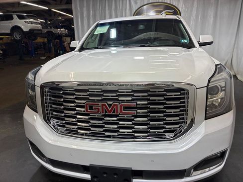 Used 2018 GMC Yukon Denali AWD/4WD image 2
