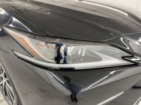 Used 2024 Lexus ES 300h w/ Premium Package image 11