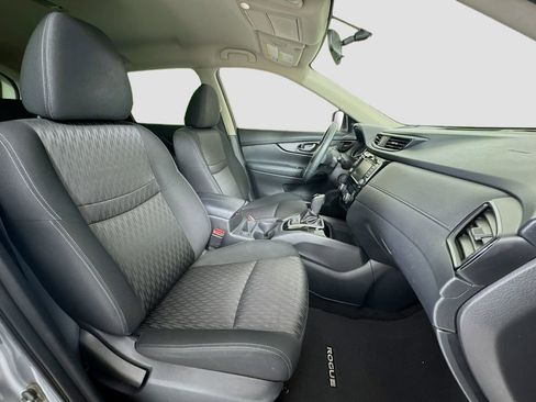 Used 2018 Nissan Rogue SV image 25