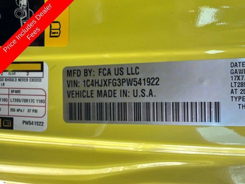 Used 2023 Jeep Wrangler Unlimited Rubicon w/ LED Lighting Group AWD/4WD image 16