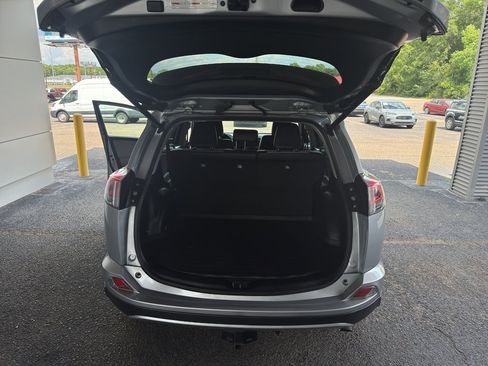 Used 2018 Toyota RAV4 Limited image 22