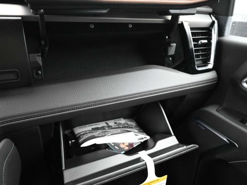 New 2026 GMC Sierra 2500 Denali w/ Denali Reserve Package image 12