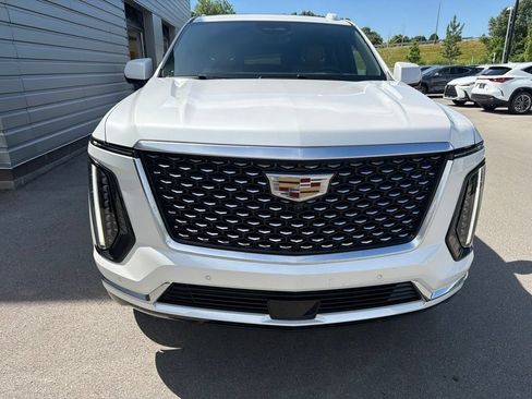 Used 2025 Cadillac Escalade ESV Premium Luxury w/ Touring Package AWD/4WD image 2