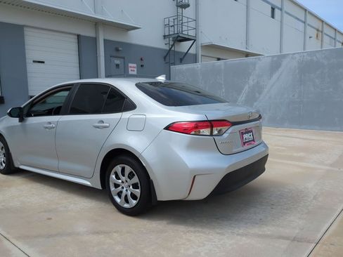 Used 2025 Toyota Corolla LE image 8