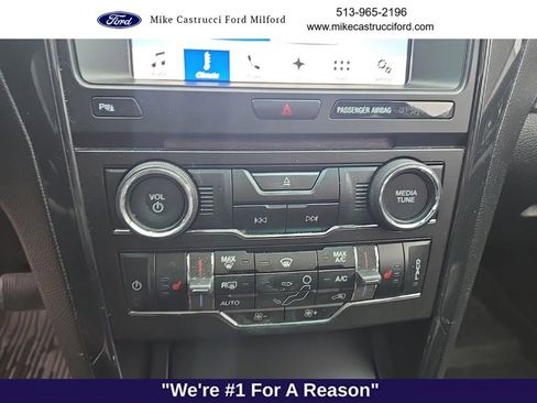 Used 2017 Ford Explorer XLT w/ Equipment Group 202A FWD image 8