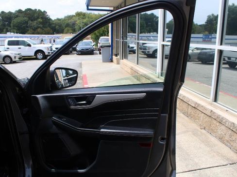 Used 2022 Ford Escape SE image 22