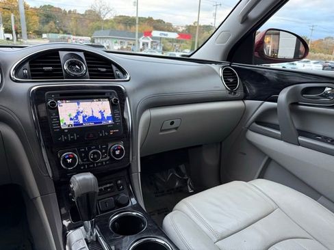 Used 2015 Buick Enclave Premium image 16