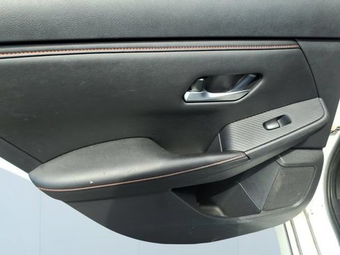 Used 2024 Nissan Sentra SR FWD image 9