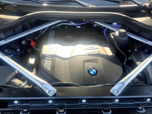 Used 2026 BMW X5 sDrive40i image 16