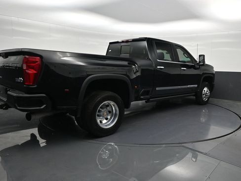 Used 2026 Chevrolet Silverado 3500 High Country w/ High Country Premium Package AWD/4WD image 5