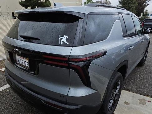 Used 2024 Chevrolet Traverse LT w/ Midnight/Sport Edition FWD image 5