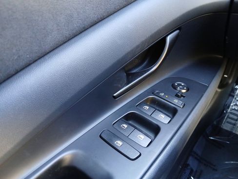 Certified 2025 Hyundai Elantra N image 39