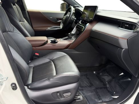 Used 2021 Toyota Venza Limited w/ Advanced Technology Package AWD/4WD image 8