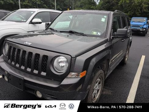 Used 2016 Jeep Patriot Sport w/ Power Value Group AWD/4WD image 7